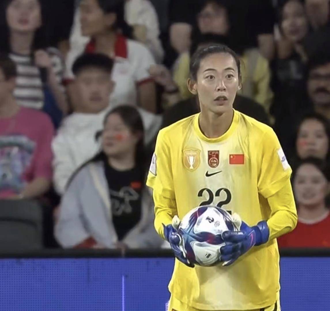 中国女足逆转胜利!队员斩获关键进球视频